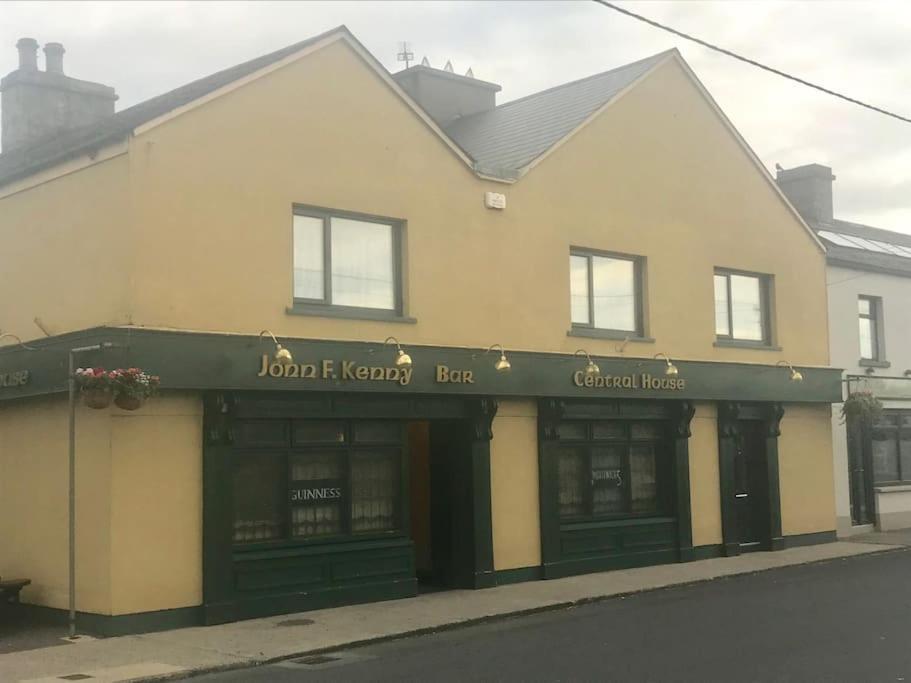 Central House Shillelagh Exterior photo