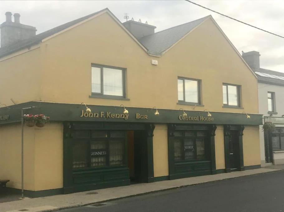 Central House Shillelagh Exterior photo